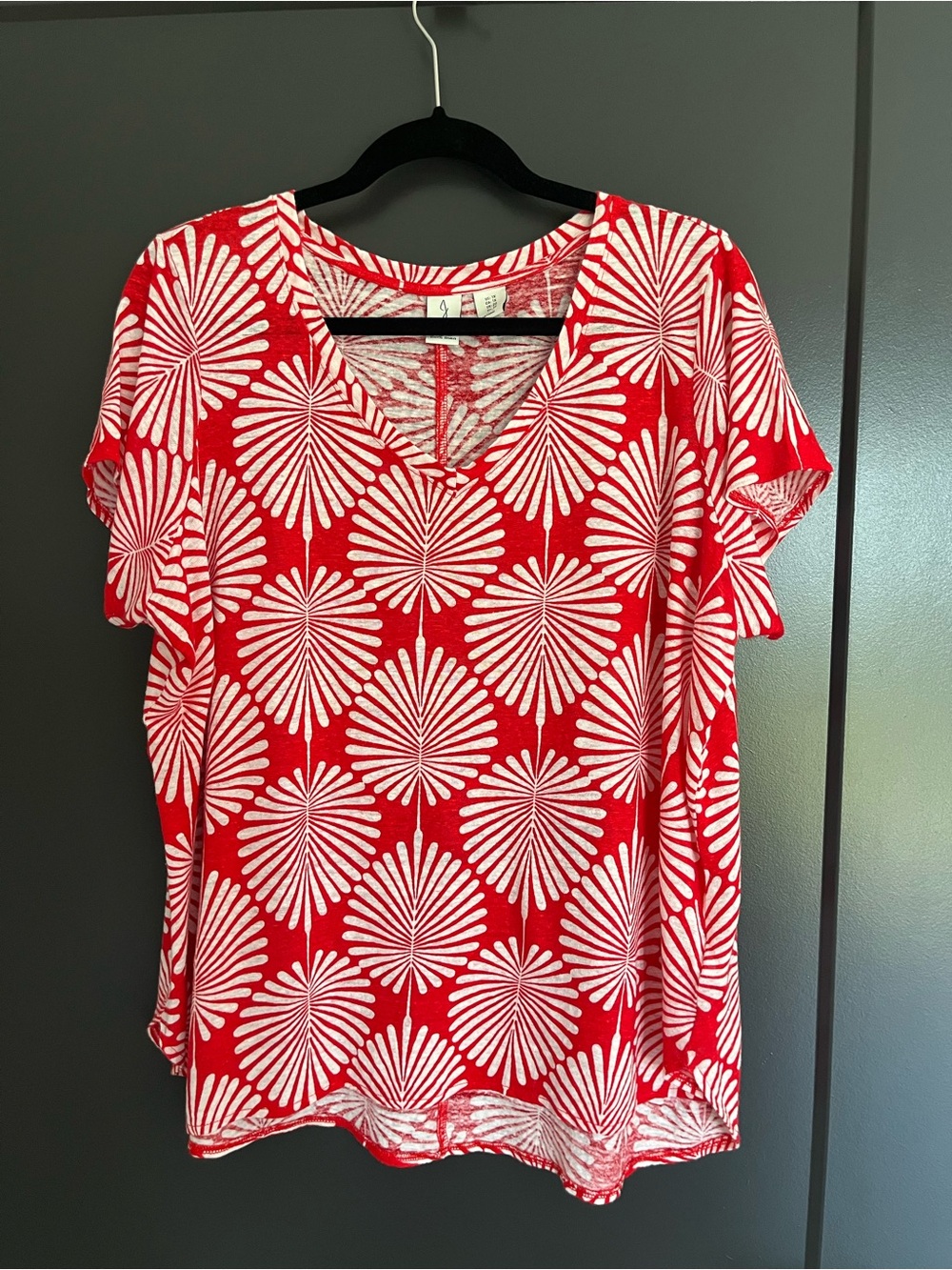 Joie Red Short-Sleeve V-Neck Tee with White Floral Fan Print